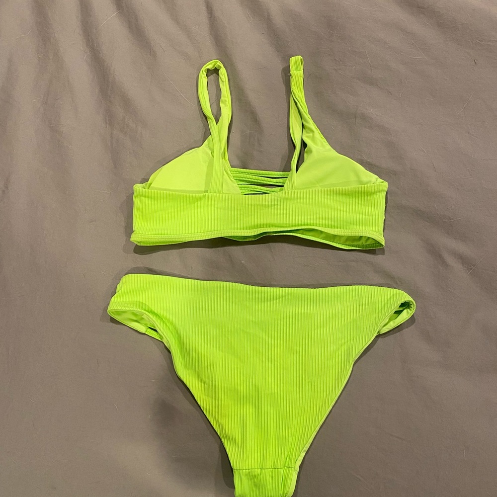 Neon bikini 👙 - Picture 3 of 3
